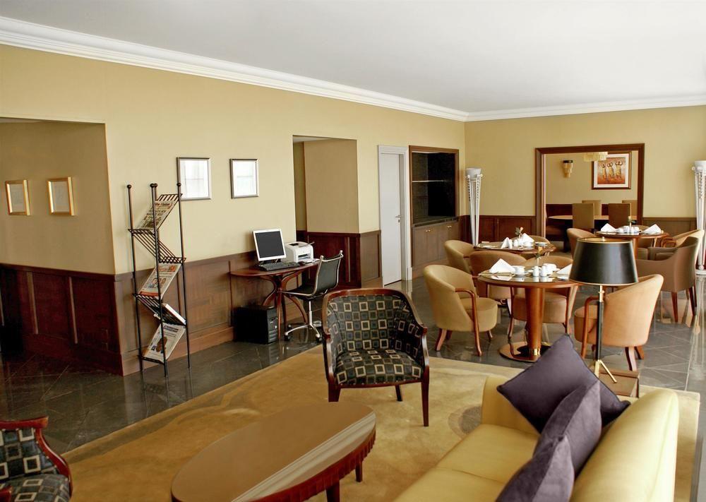 Sheraton Kampala Hotel מראה חיצוני תמונה