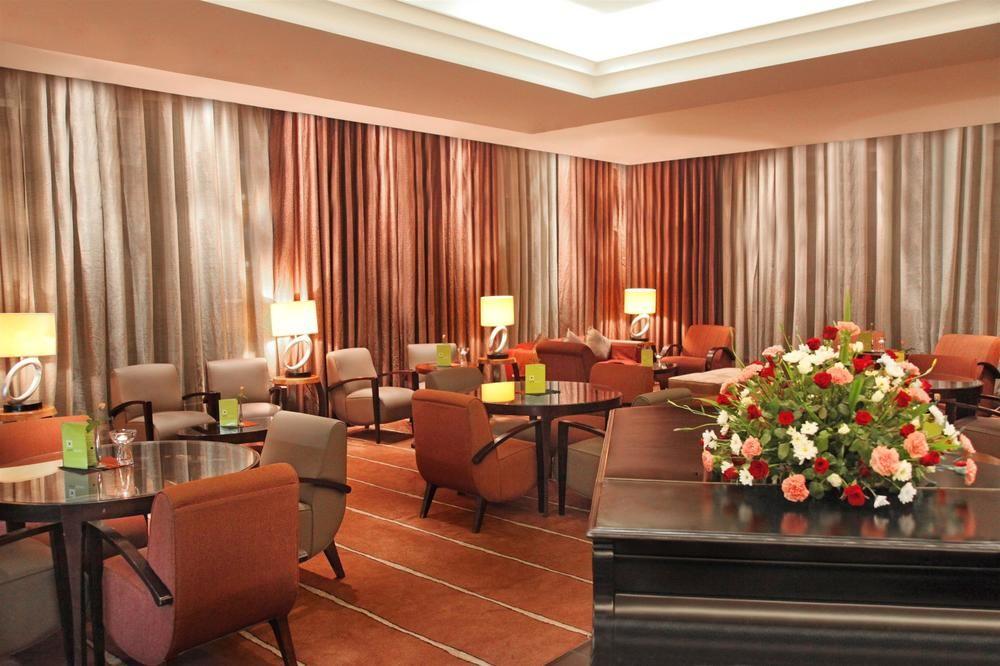 Sheraton Kampala Hotel מראה חיצוני תמונה