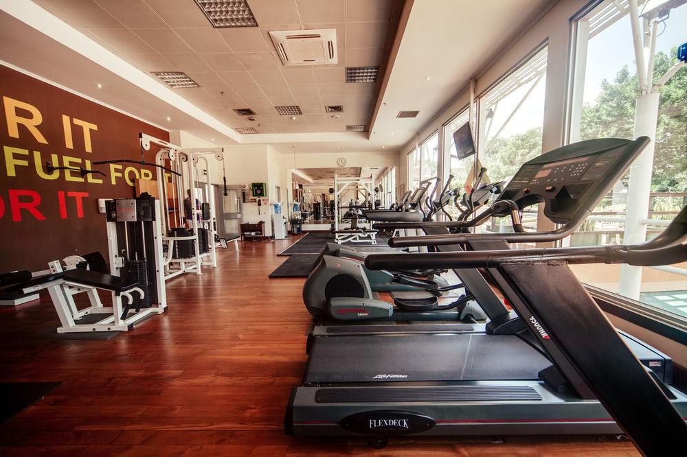 Sheraton Kampala Hotel מראה חיצוני תמונה