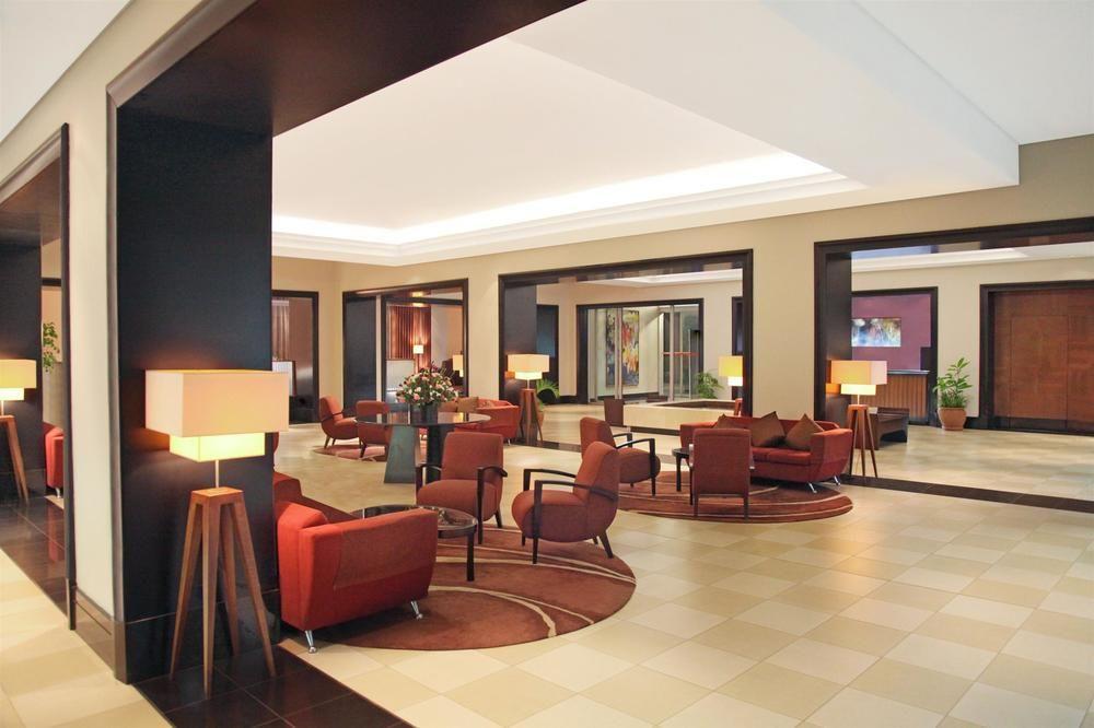 Sheraton Kampala Hotel מראה חיצוני תמונה