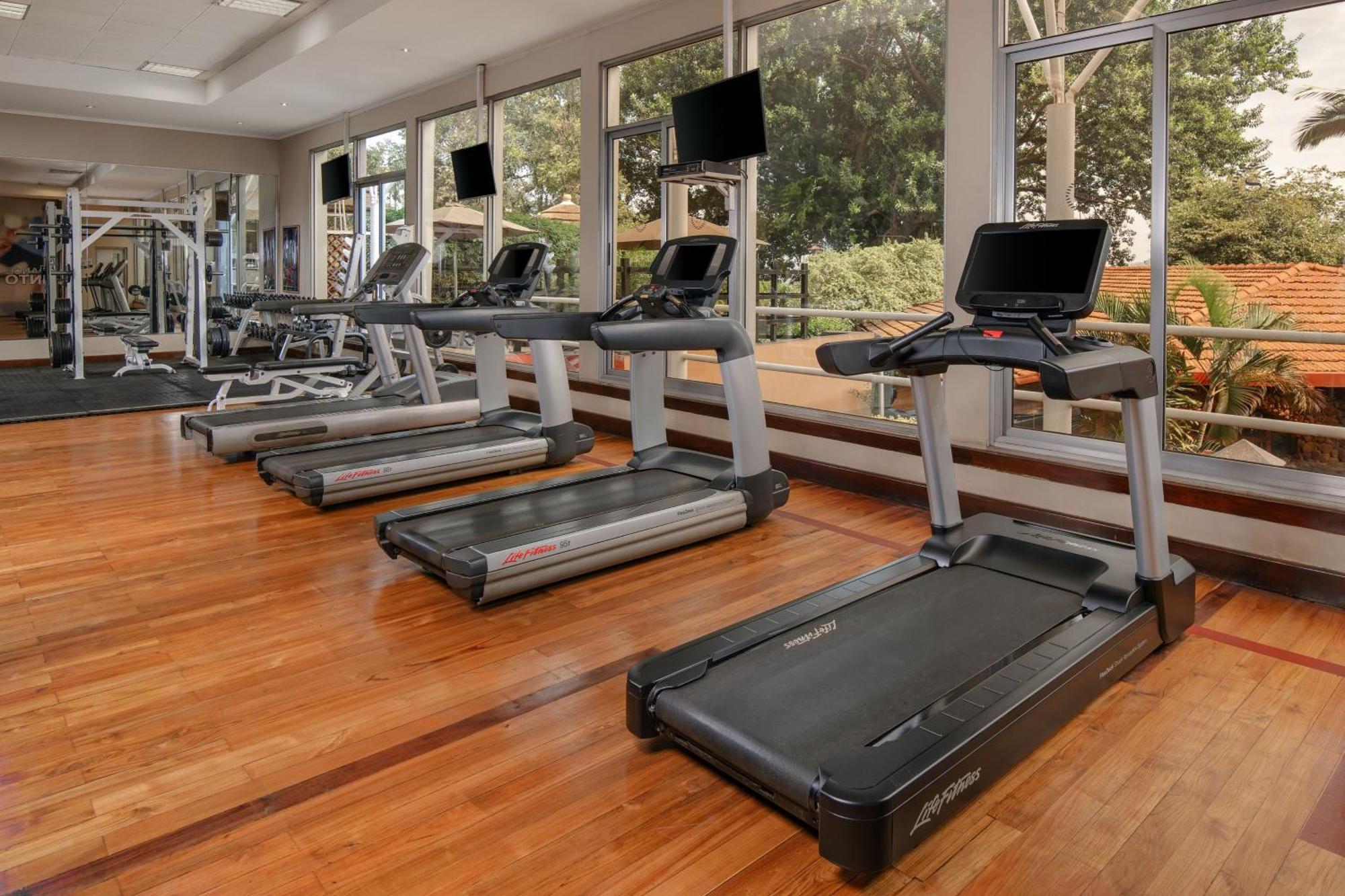 Sheraton Kampala Hotel מראה חיצוני תמונה