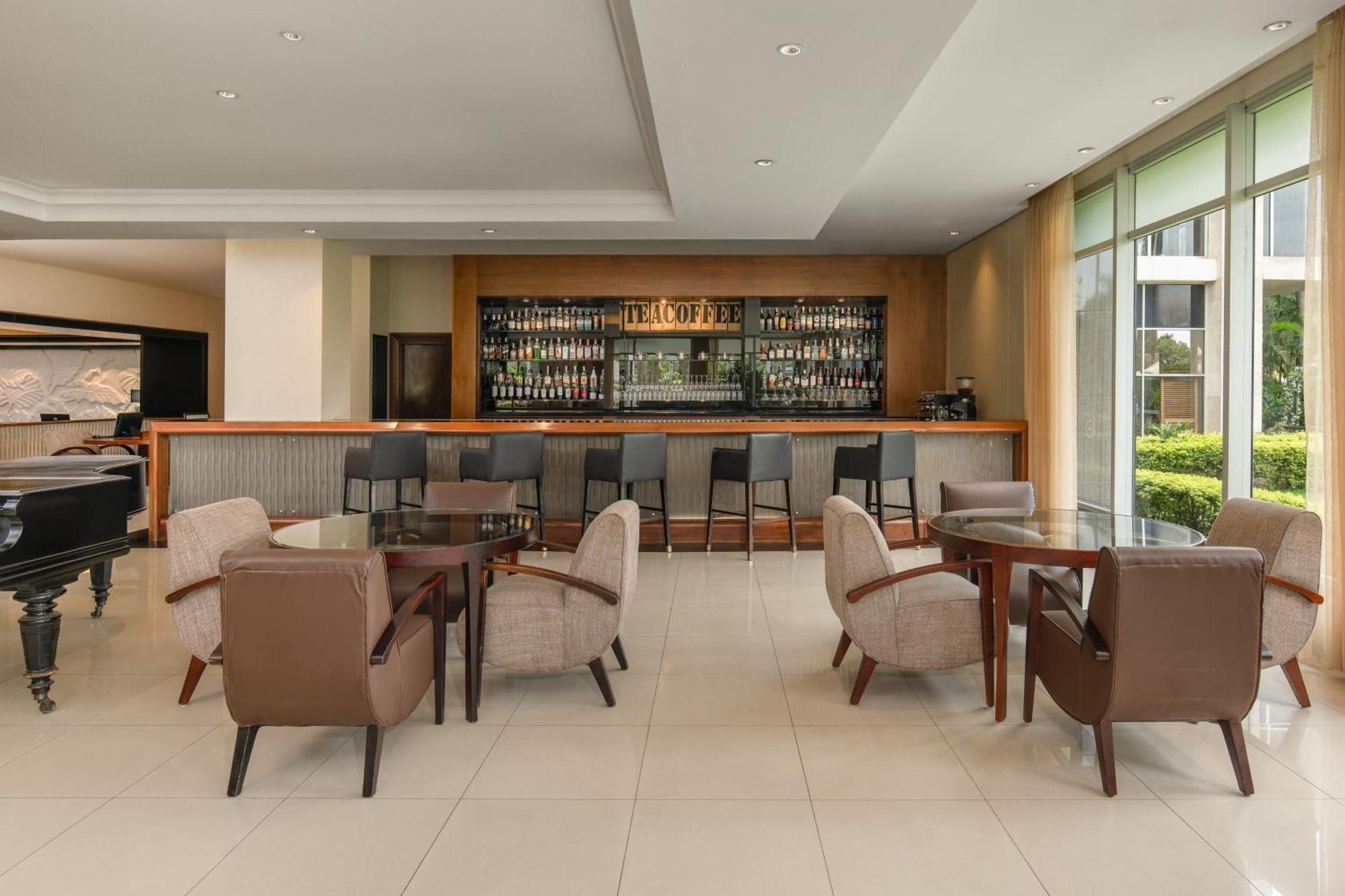 Sheraton Kampala Hotel מראה חיצוני תמונה