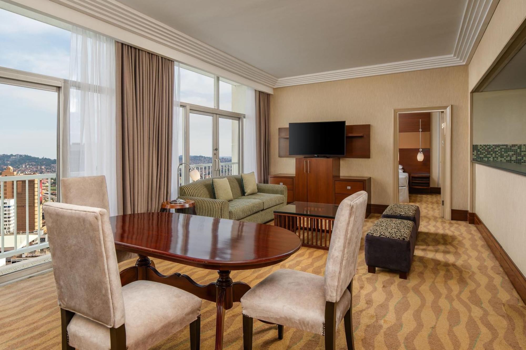 Sheraton Kampala Hotel מראה חיצוני תמונה