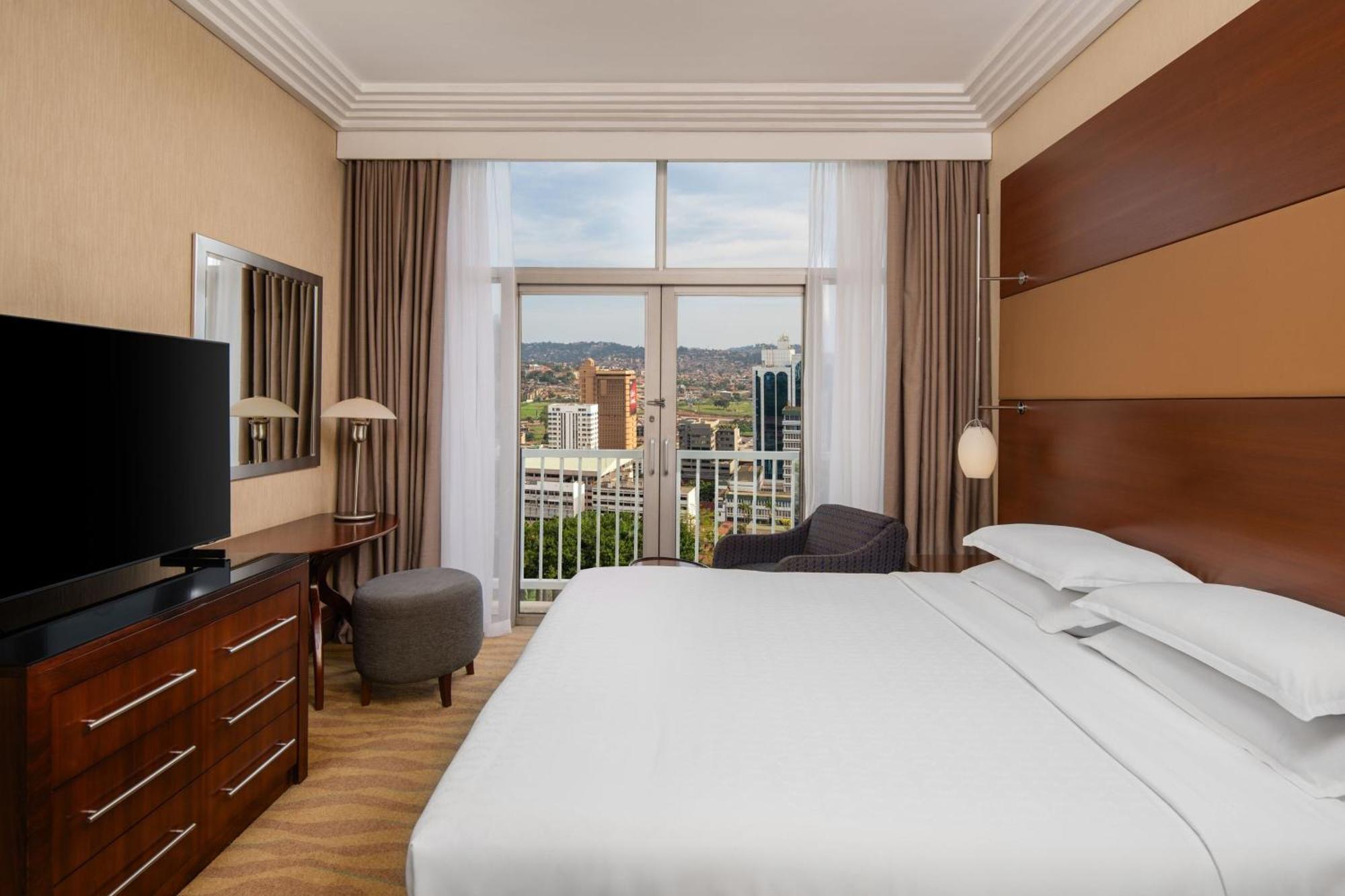 Sheraton Kampala Hotel מראה חיצוני תמונה