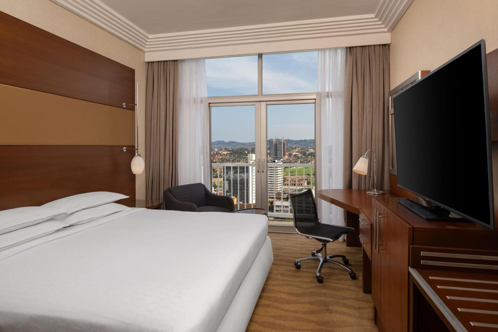 Sheraton Kampala Hotel מראה חיצוני תמונה