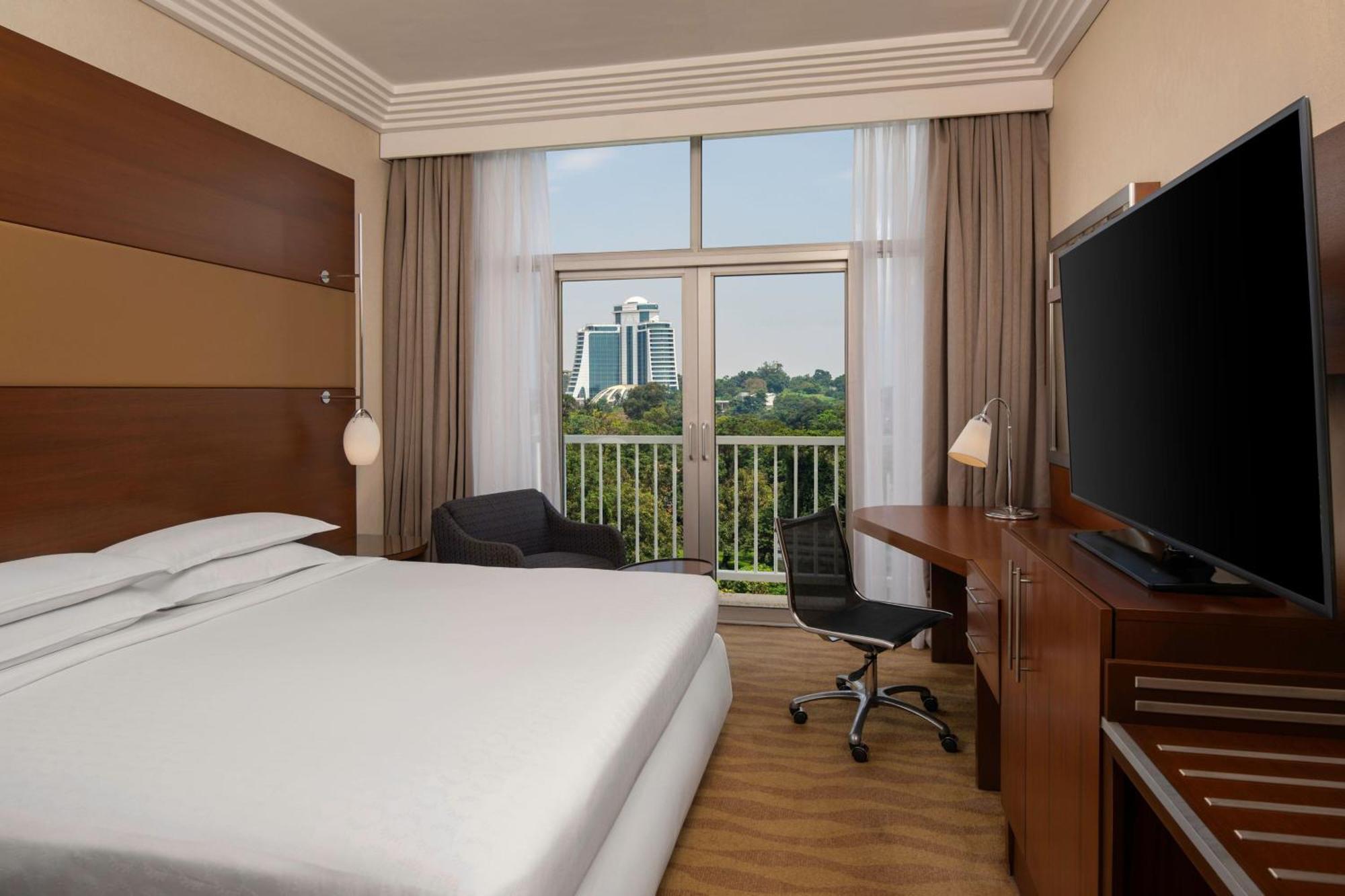 Sheraton Kampala Hotel מראה חיצוני תמונה