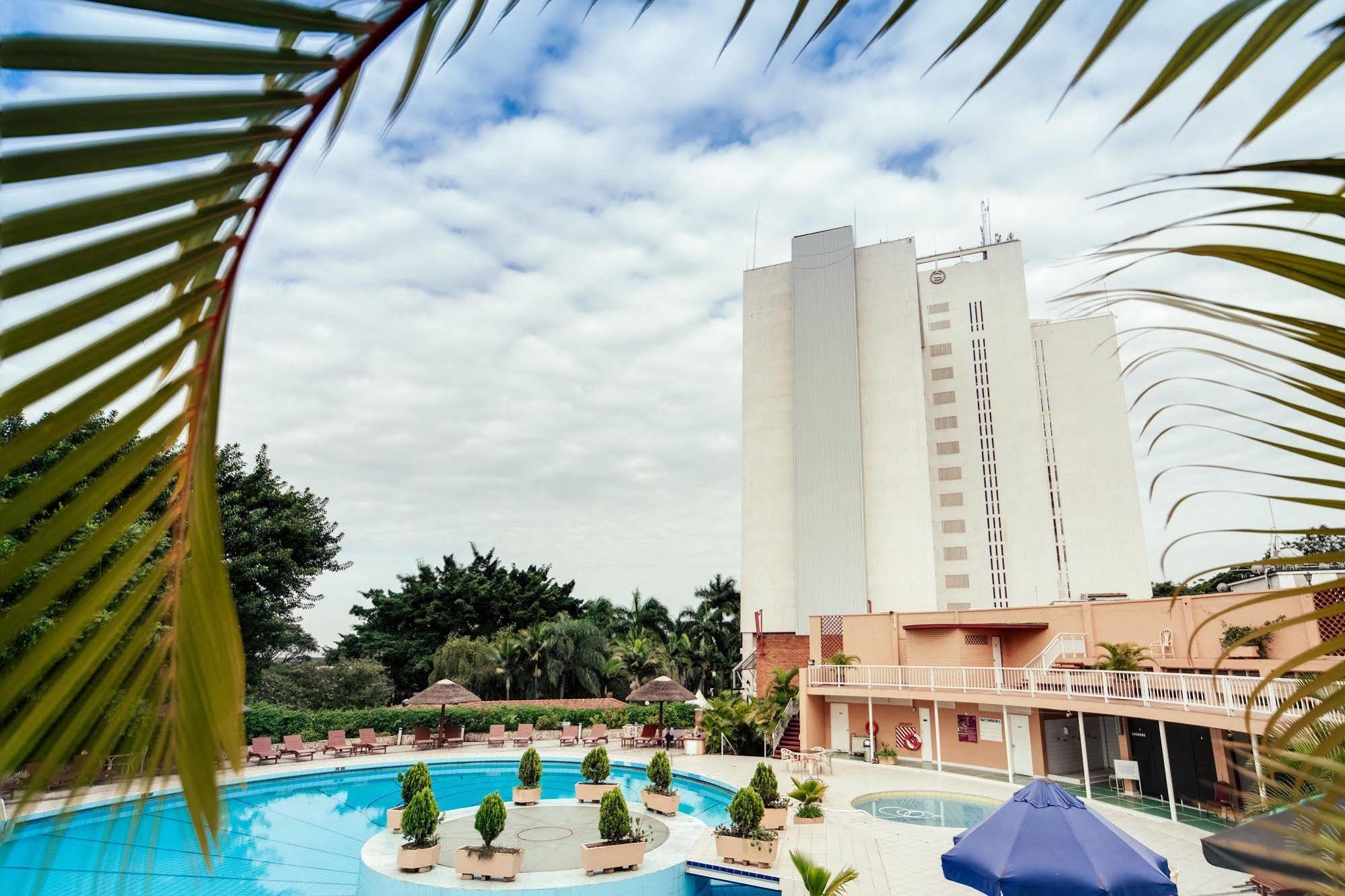 Sheraton Kampala Hotel מראה חיצוני תמונה